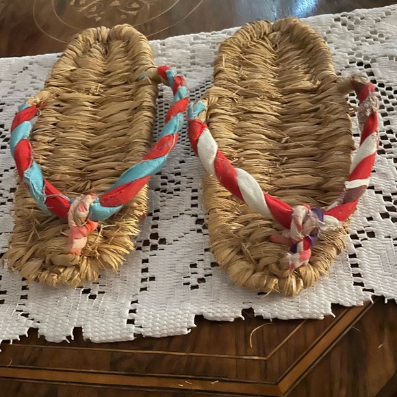 2 for $10 Japanese Bamboo Sandals - Picture 4 of 5